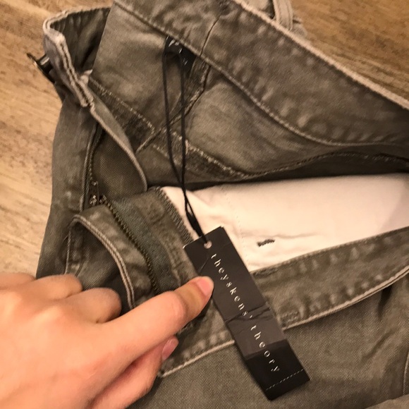 NWT Theory Jeans - Picture 5 of 6